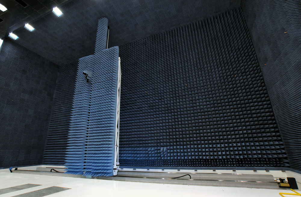 18.3 m x 12.2 m Vertical PNF Measurement System